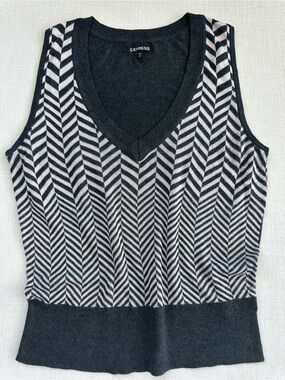 Express Black & White Chevron V-Neck Knit Tank